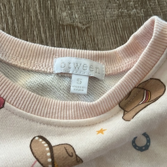 btween NWT Light Pink Cowgirl Sweatshirt and Shorts Set size 5 - Picture 4 of 6
